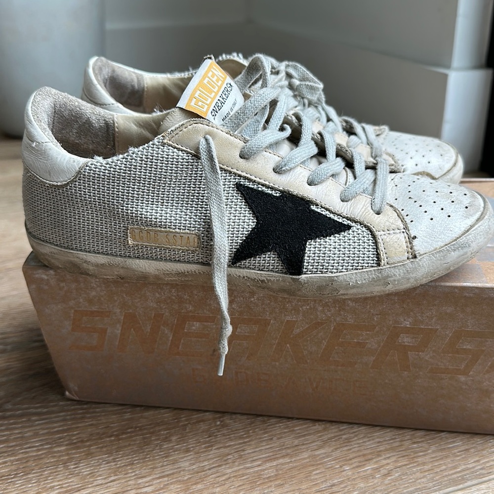 Golden Goose Superstar Size 38 (Women’s 8)
